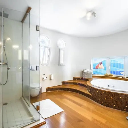Villa Will Fall In With Beautiful House Marbella
