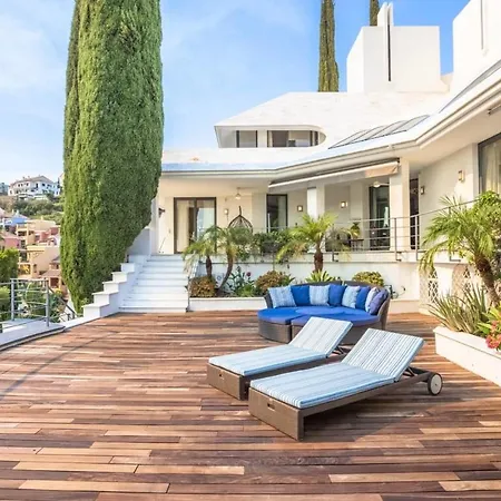 Villa Will Fall In With Beautiful House